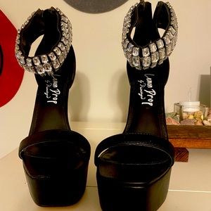 New size 6 1/2 heels. Lemon Drop by Privilege